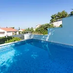 Alajbeg Apartament *