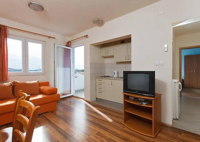 알라이베그 * 트로기르