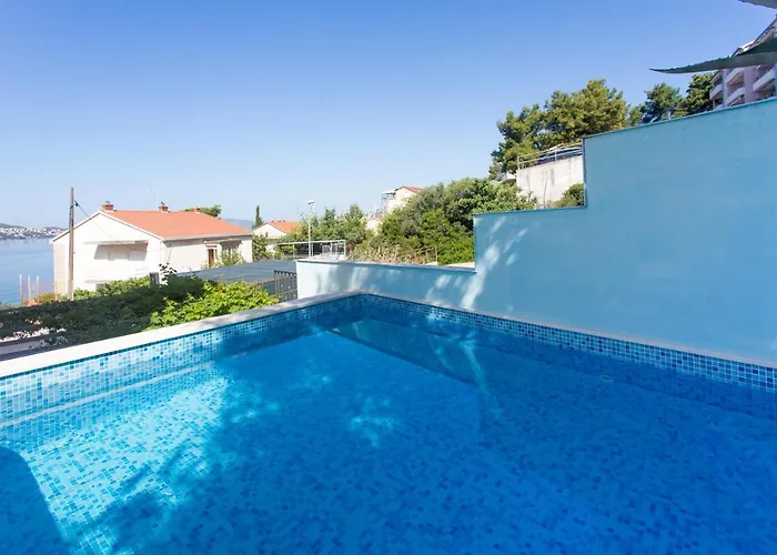 알라이베그 아파트 *