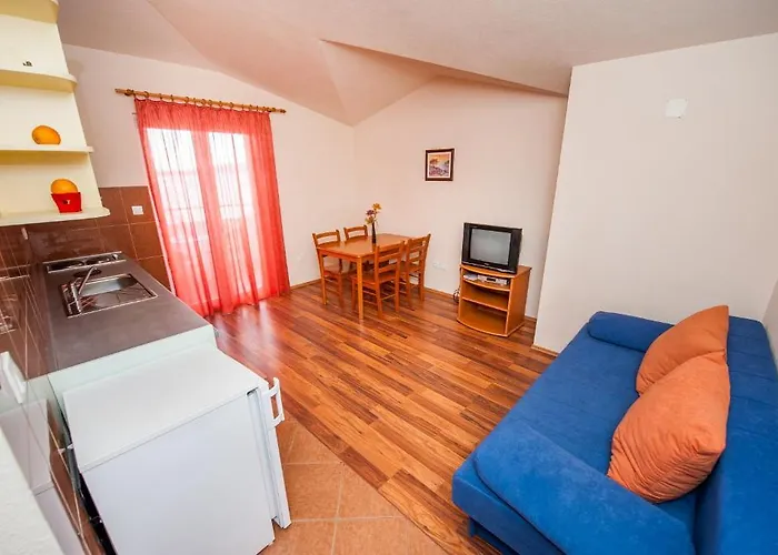 알라이베그 아파트 트로기르