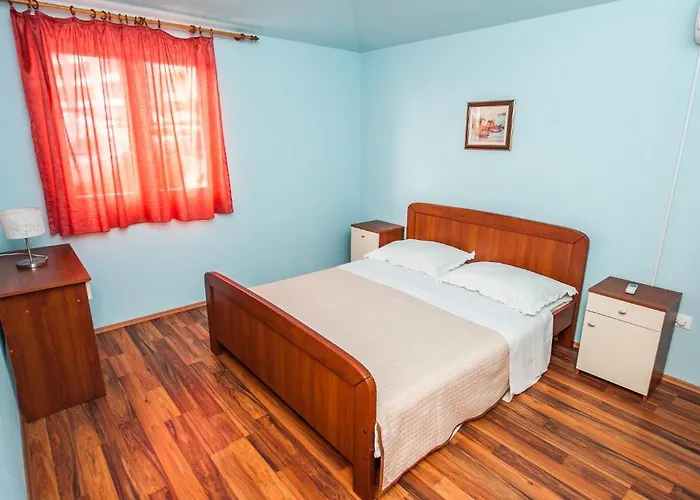 알라이베그 아파트 트로기르